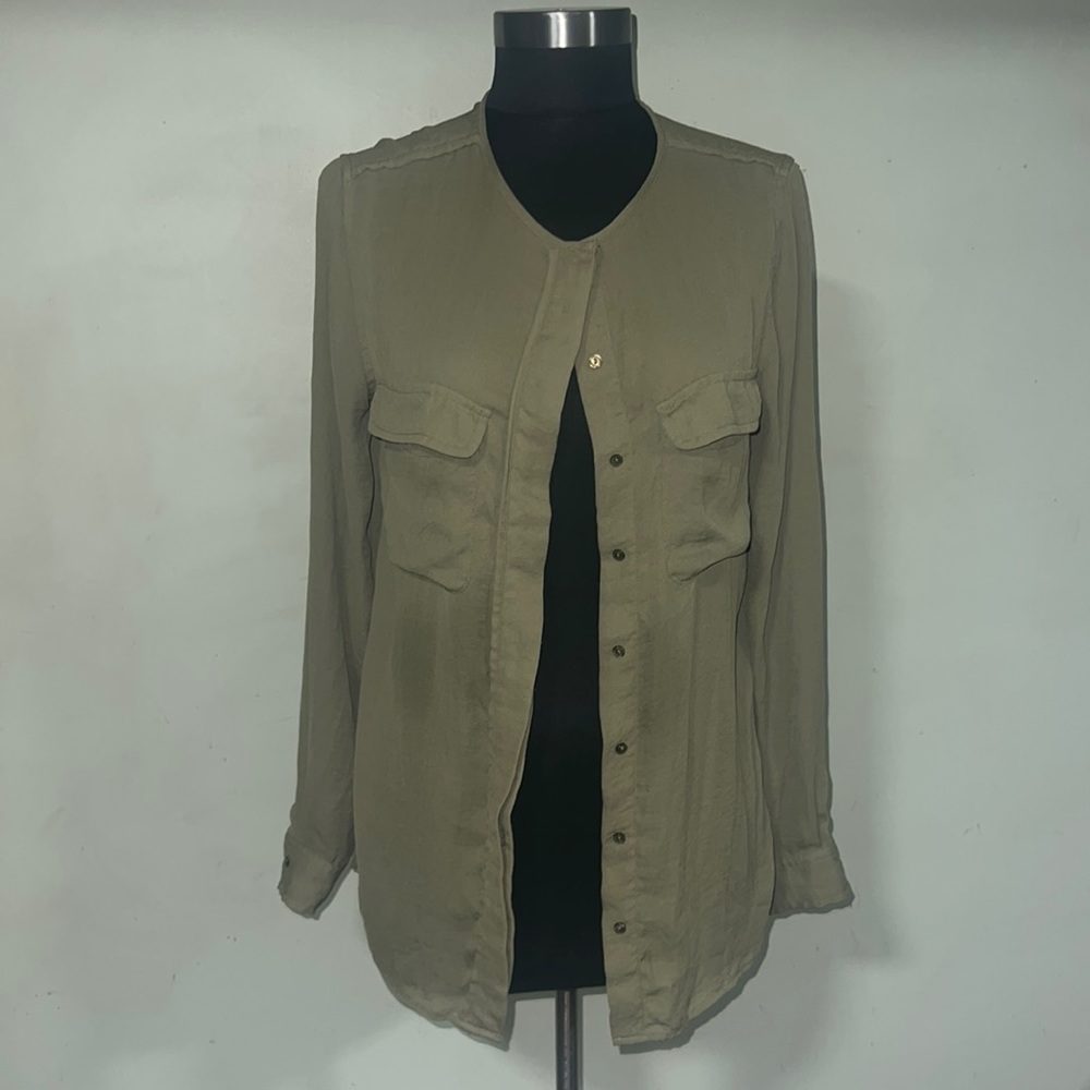 Super Light Olive 🫒 Blouse